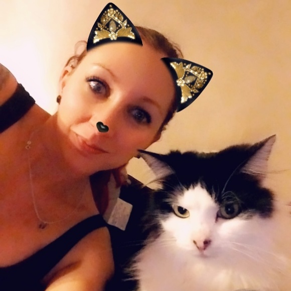 Meet your Posher, Stephanie - Picture 7 of 8